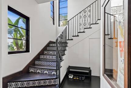 Restored 1925 Hillside Retreat Above Los Angeles - Los Angeles, California