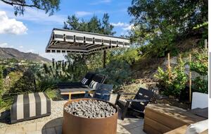 Restored 1925 Hillside Retreat Above Los Angeles - Los Angeles, California