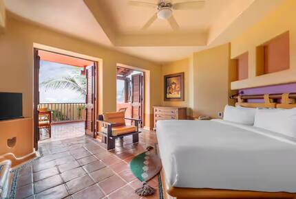 Hilton Grand Vacations 3-Bedroom Ocean Escape - Zihuatanejo, Mexico
