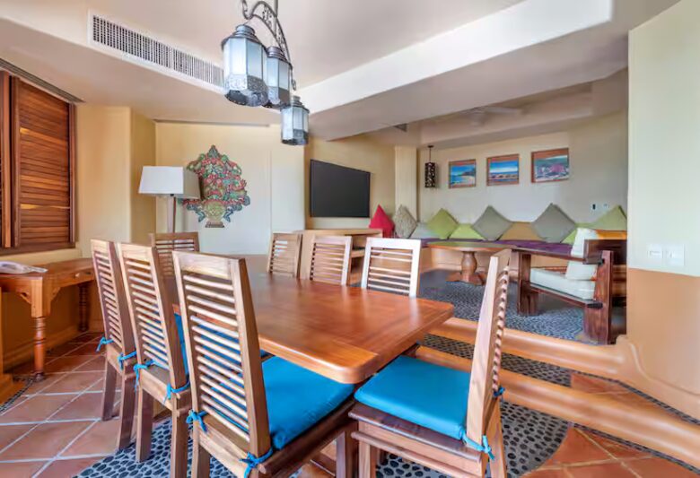 Hilton Grand Vacations 3-Bedroom Ocean Escape - Zihuatanejo, Mexico