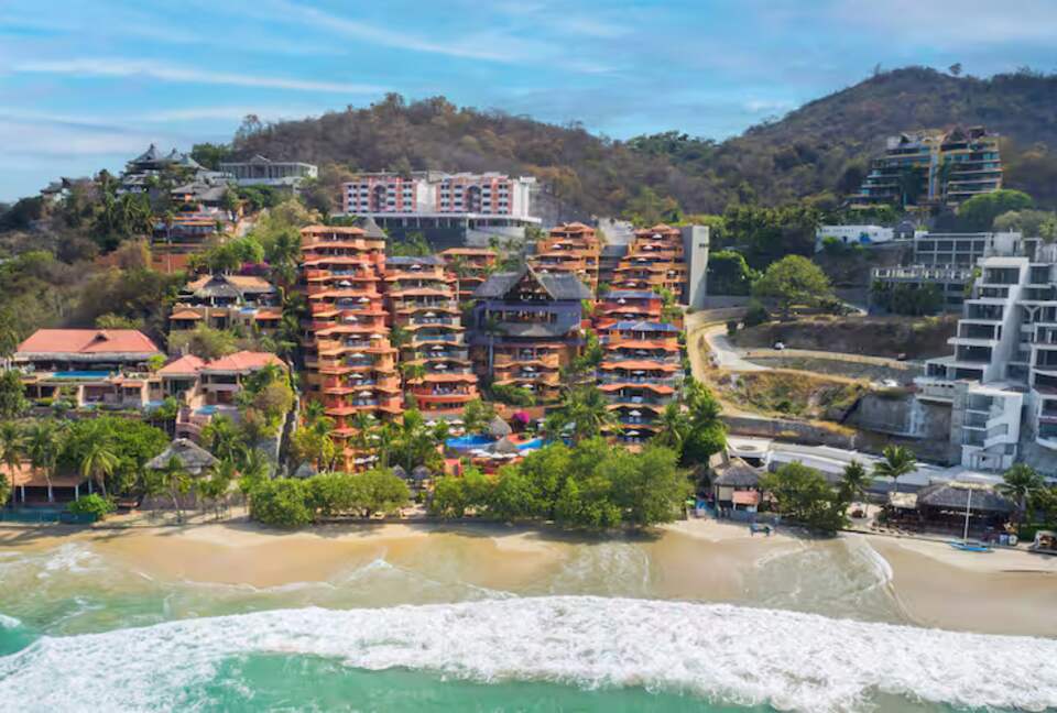 Hilton Grand Vacations 3-Bedroom Ocean Escape - Zihuatanejo, Mexico