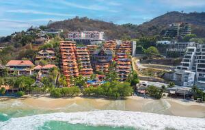 Hilton Grand Vacations 3-Bedroom Ocean Escape - Zihuatanejo, Mexico