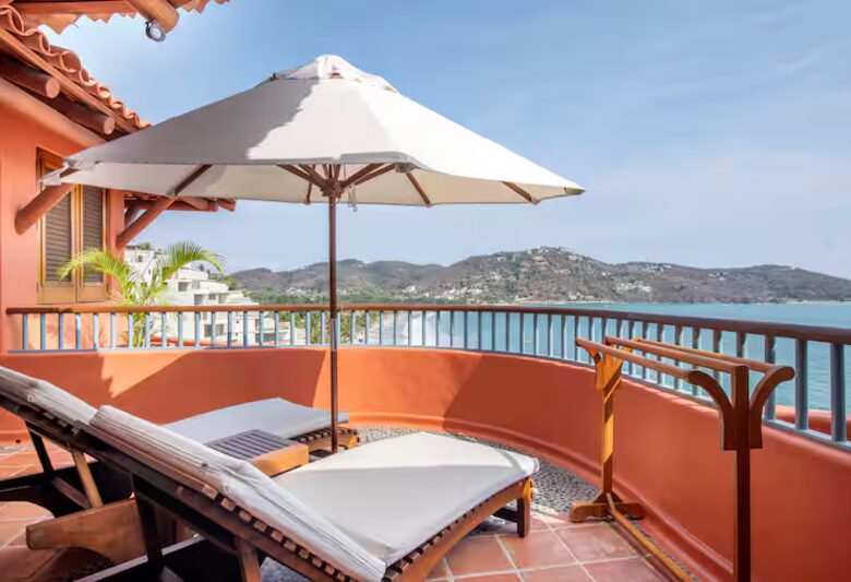 Hilton Grand Vacations 3-Bedroom Ocean Escape - Zihuatanejo, Mexico