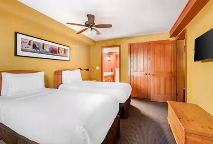 Hilton Whistler Two-Bedroom Alpine Suite - Whistler, Canada