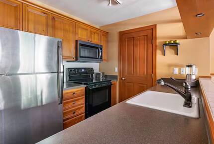 Hilton Whistler Two-Bedroom Alpine Suite - Whistler, Canada