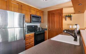 Hilton Whistler Two-Bedroom Alpine Suite - Whistler, Canada