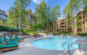 Hilton Whistler Two-Bedroom Alpine Suite - Whistler, Canada