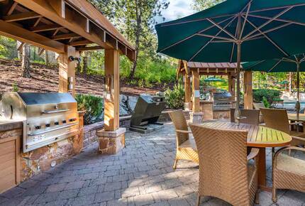 Hilton Whistler One-Bedroom Alpine Suite - Whistler, Canada