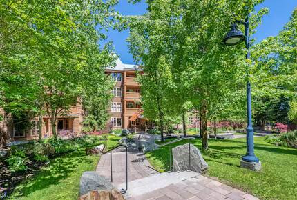 Hilton Whistler One-Bedroom Alpine Suite - Whistler, Canada