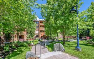 Hilton Whistler Two-Bedroom Alpine Suite - Whistler, Canada