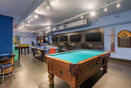 Hilton Whistler One-Bedroom Alpine Suite - Whistler, Canada