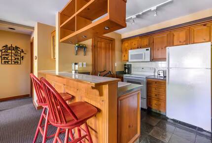 Hilton Whistler One-Bedroom Alpine Suite - Whistler, Canada