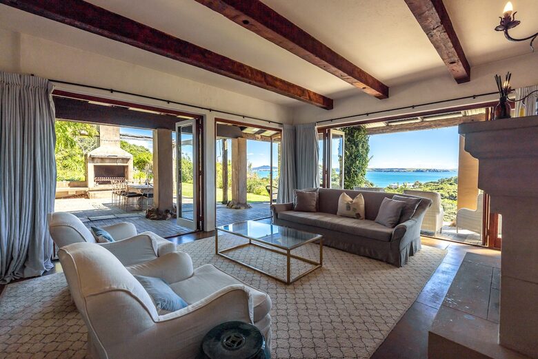 Spectacular Waiheke Estate With Gulf Views - Waiheke Island, New Zealand
