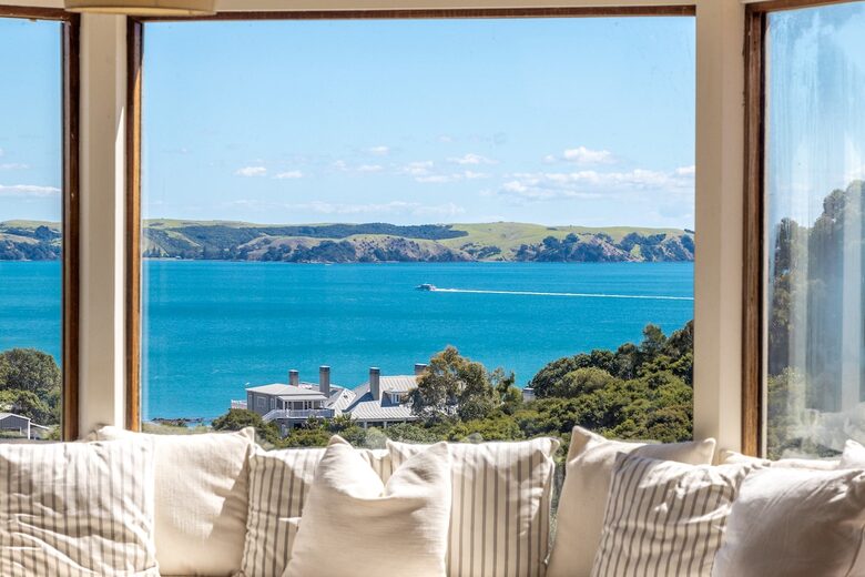 Spectacular Waiheke Estate With Gulf Views - Waiheke Island, New Zealand