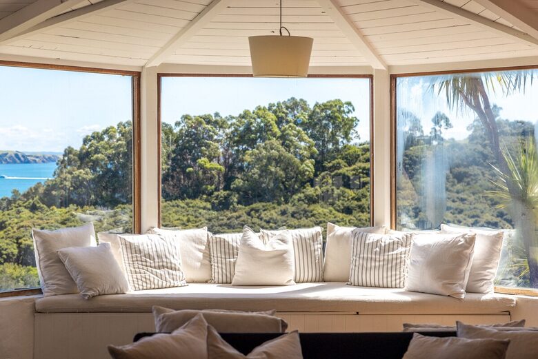 Spectacular Waiheke Estate With Gulf Views - Waiheke Island, New Zealand