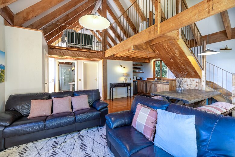 Spectacular Waiheke Estate With Gulf Views - Waiheke Island, New Zealand