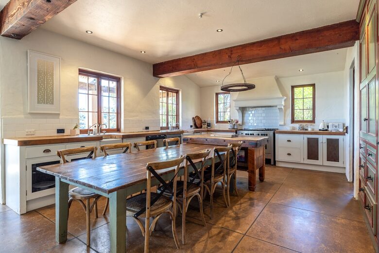 Spectacular Waiheke Estate With Gulf Views - Waiheke Island, New Zealand