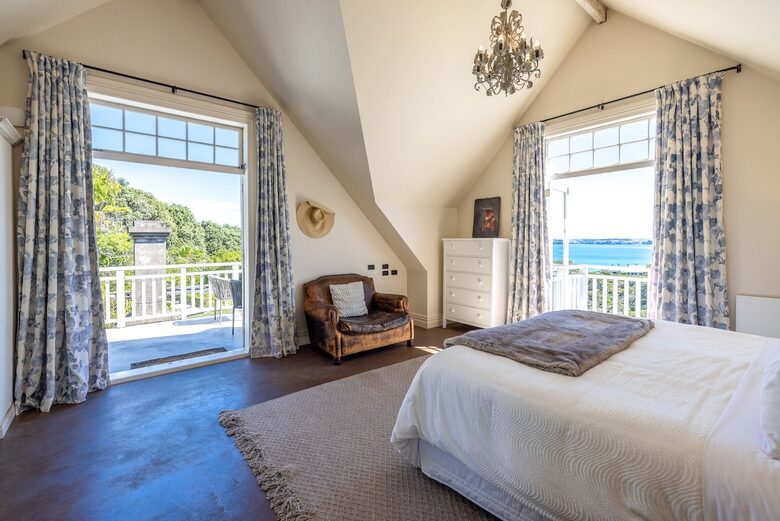 Spectacular Waiheke Estate With Gulf Views - Waiheke Island, New Zealand