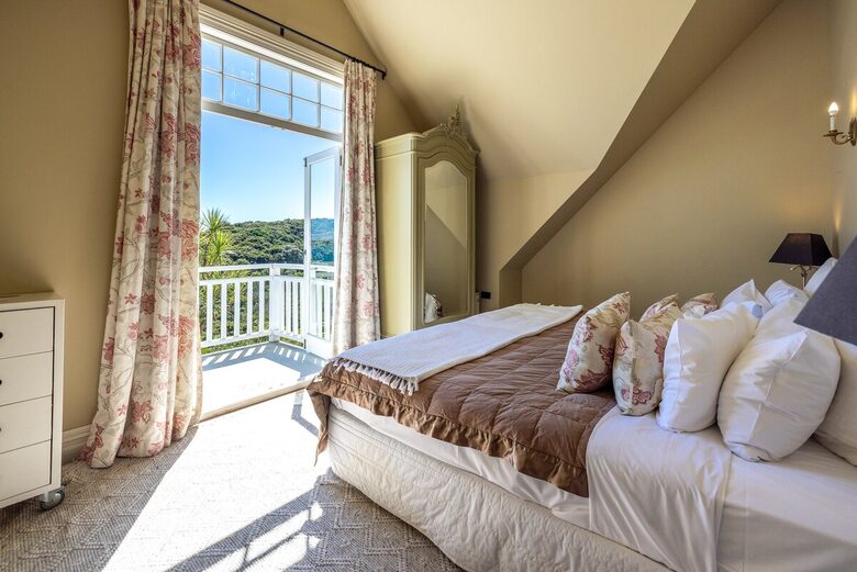 Spectacular Waiheke Estate With Gulf Views - Waiheke Island, New Zealand