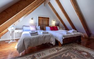 Spectacular Waiheke Estate With Gulf Views - Waiheke Island, New Zealand