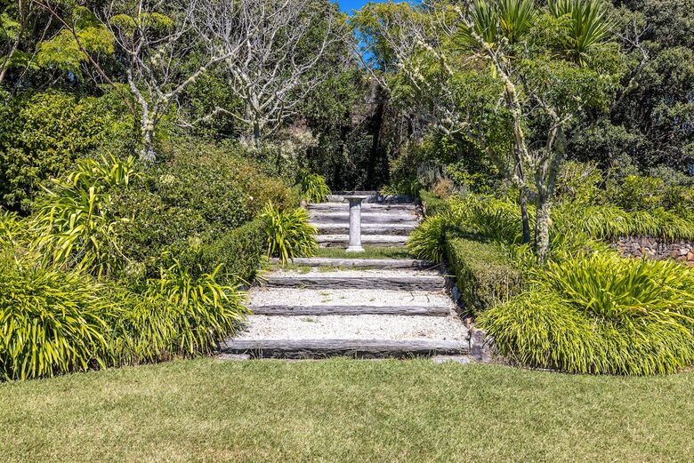 Spectacular Waiheke Estate With Gulf Views - Waiheke Island, New Zealand
