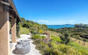 Spectacular Waiheke Estate With Gulf Views - Waiheke Island, New Zealand