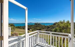 Spectacular Waiheke Estate With Gulf Views - Waiheke Island, New Zealand