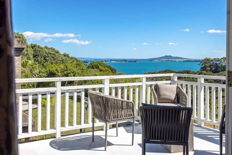 Spectacular Waiheke Estate With Gulf Views - Waiheke Island, New Zealand