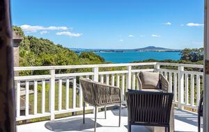Spectacular Waiheke Estate With Gulf Views - Waiheke Island, New Zealand