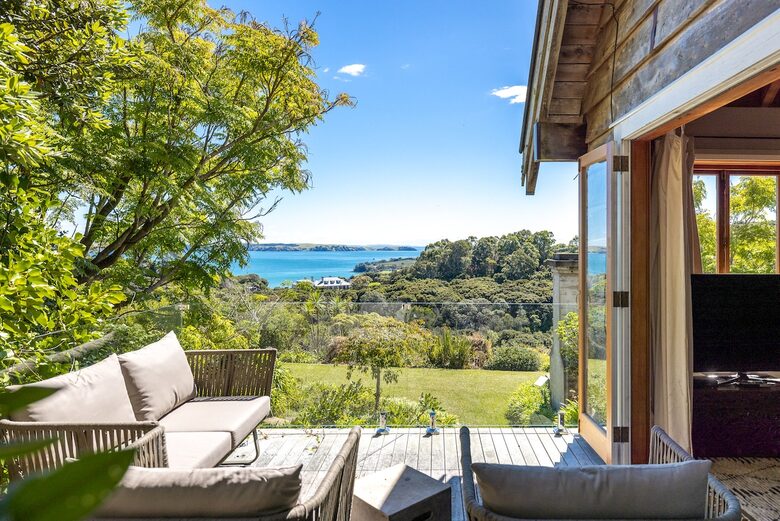 Spectacular Waiheke Estate With Gulf Views - Waiheke Island, New Zealand
