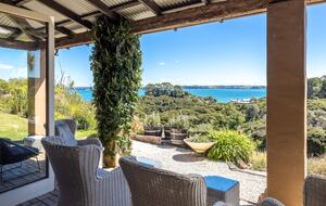 Spectacular Waiheke Estate With Gulf Views - Waiheke Island, New Zealand