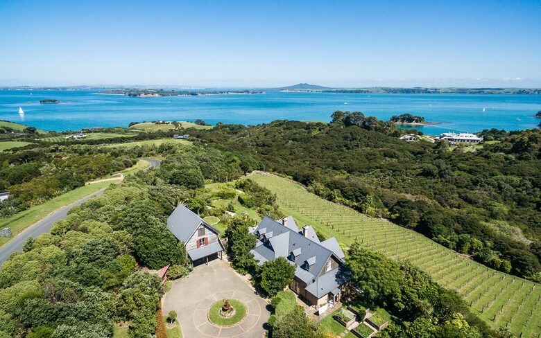 Spectacular Waiheke Estate With Gulf Views - Waiheke Island, New Zealand