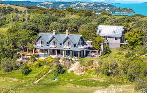 Spectacular Waiheke Estate With Gulf Views - Waiheke Island, New Zealand