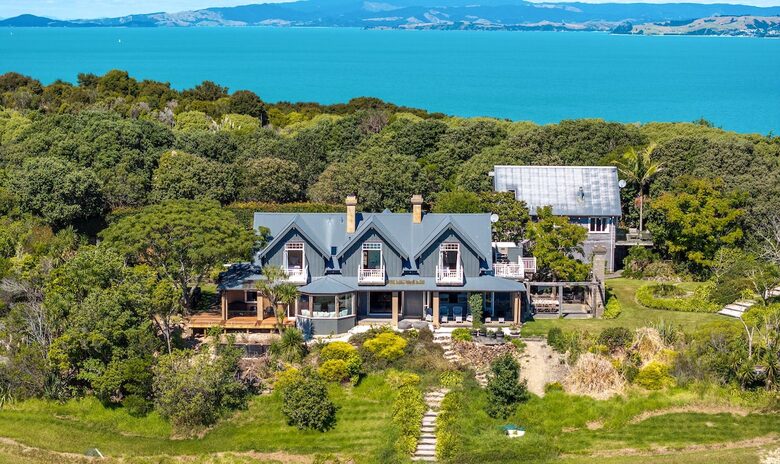 Spectacular Waiheke Estate With Gulf Views - Waiheke Island, New Zealand