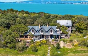 Spectacular Waiheke Estate With Gulf Views - Waiheke Island, New Zealand