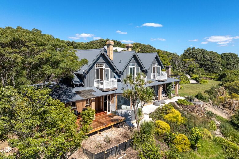 Spectacular Waiheke Estate With Gulf Views - Waiheke Island, New Zealand