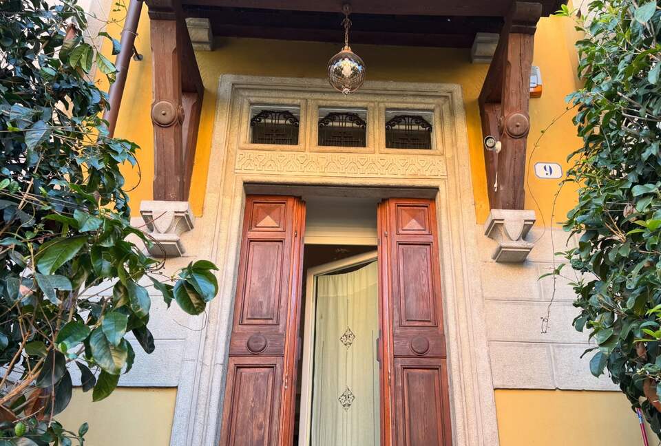 Charming Liberty-Style Apartment with Private Garden - Verona, Italy