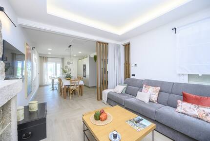 Charming Casa with Garden & Pool - Santa Olalla, Spain