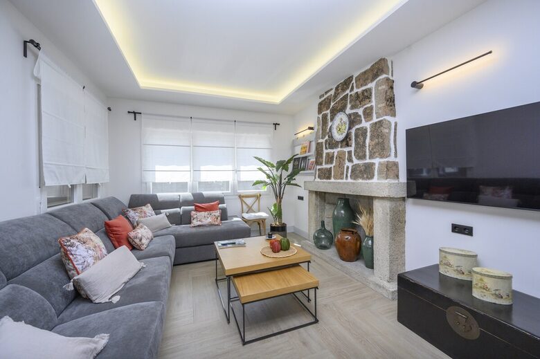 Charming Casa with Garden & Pool - Santa Olalla, Spain