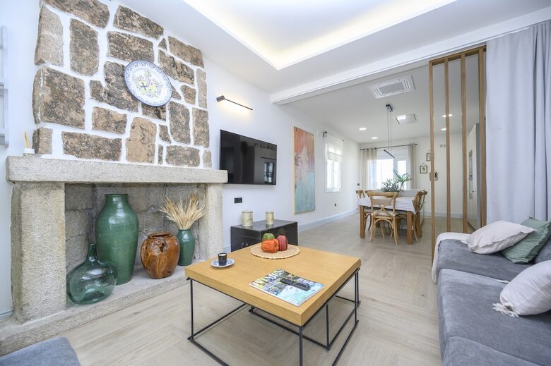 Charming Casa with Garden & Pool - Santa Olalla, Spain