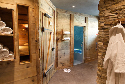 Mettenberg Family Room with Wetterhorn View at the Hotel Belvedere - Grindelwald, Switzerland