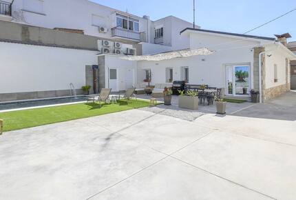 Charming Casa with Garden & Pool - Santa Olalla, Spain