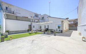 Charming Casa with Garden & Pool - Santa Olalla, Spain