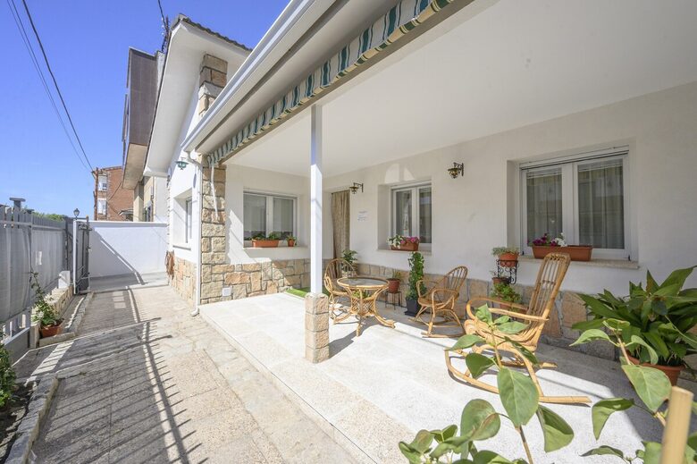 Charming Casa with Garden & Pool - Santa Olalla, Spain