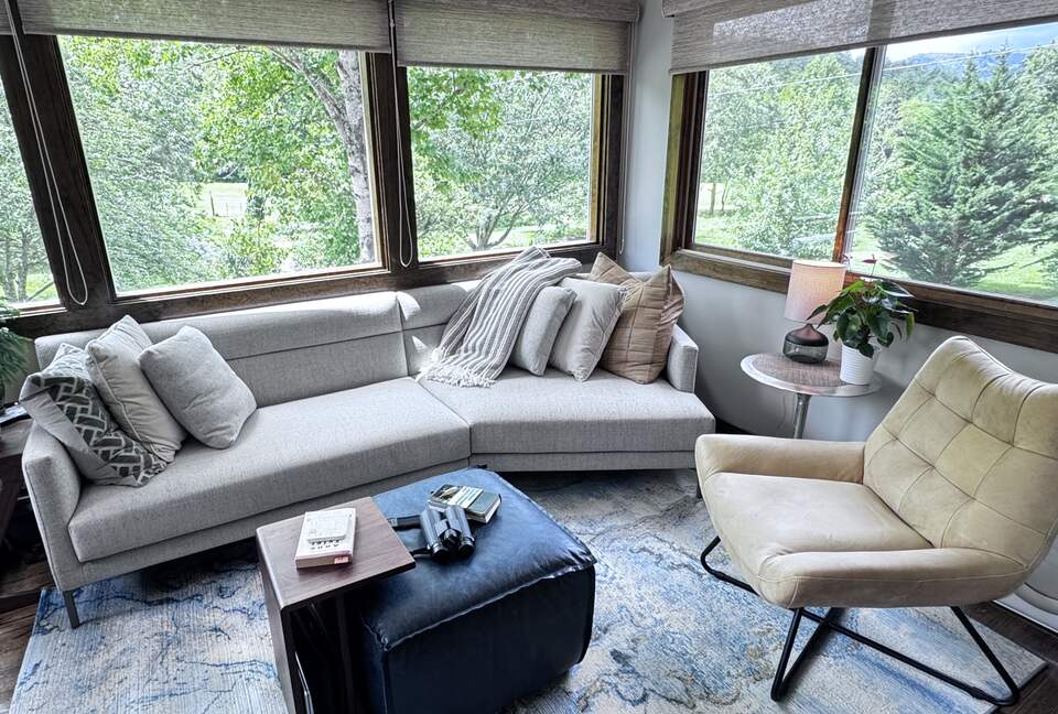 Private Creekside Mountain Retreat Near Asheville - Asheville, North Carolina