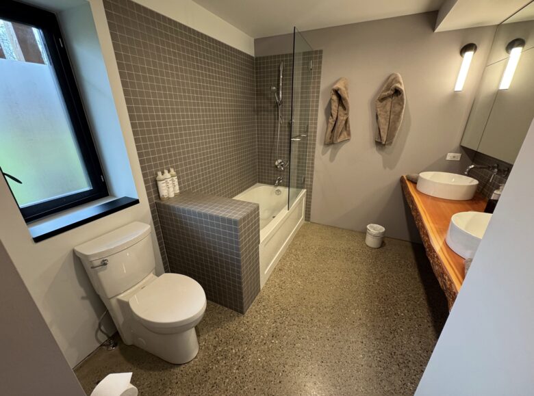 Reve Chalet | An 8-Acre Alpine Estate in the Heart of Revelstoke - Revelstoke, Canada