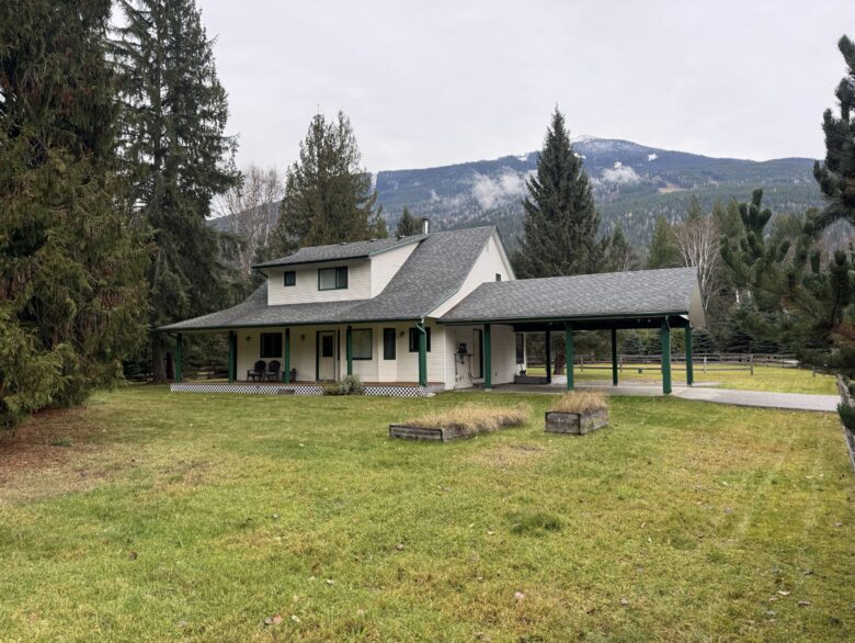 Reve Chalet | An 8-Acre Alpine Estate in the Heart of Revelstoke - Revelstoke, Canada