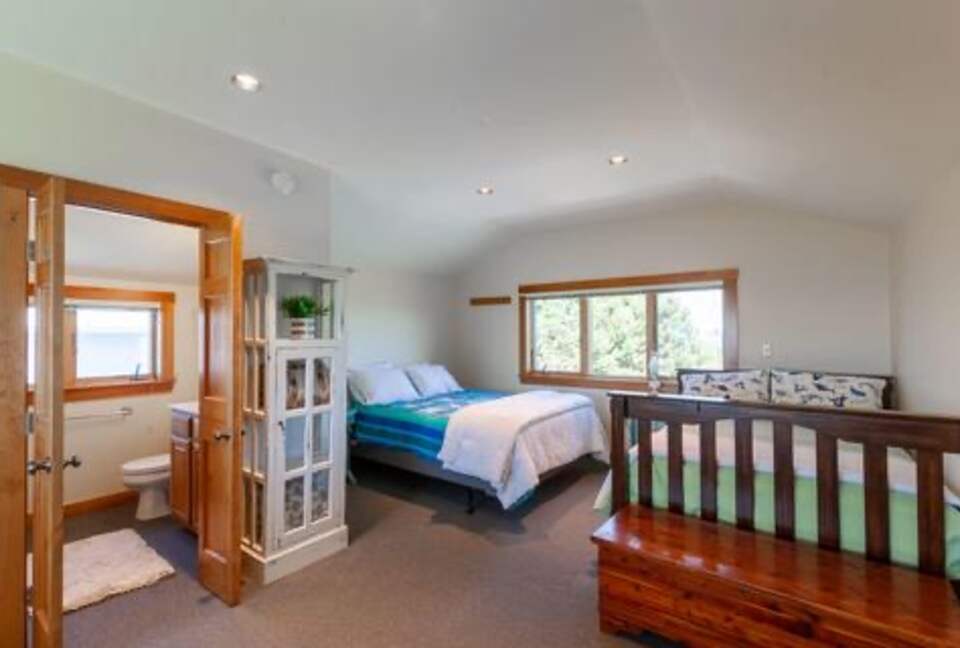 Timeless Maine Coastal Retreat with Panoramic Views - Biddeford, Maine