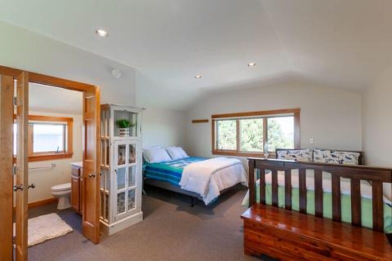 Timeless Maine Coastal Retreat with Panoramic Views - Biddeford, Maine