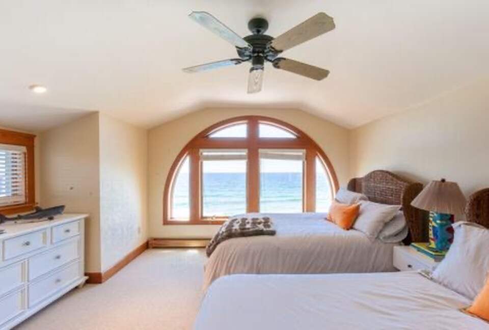 Timeless Maine Coastal Retreat with Panoramic Views - Biddeford, Maine